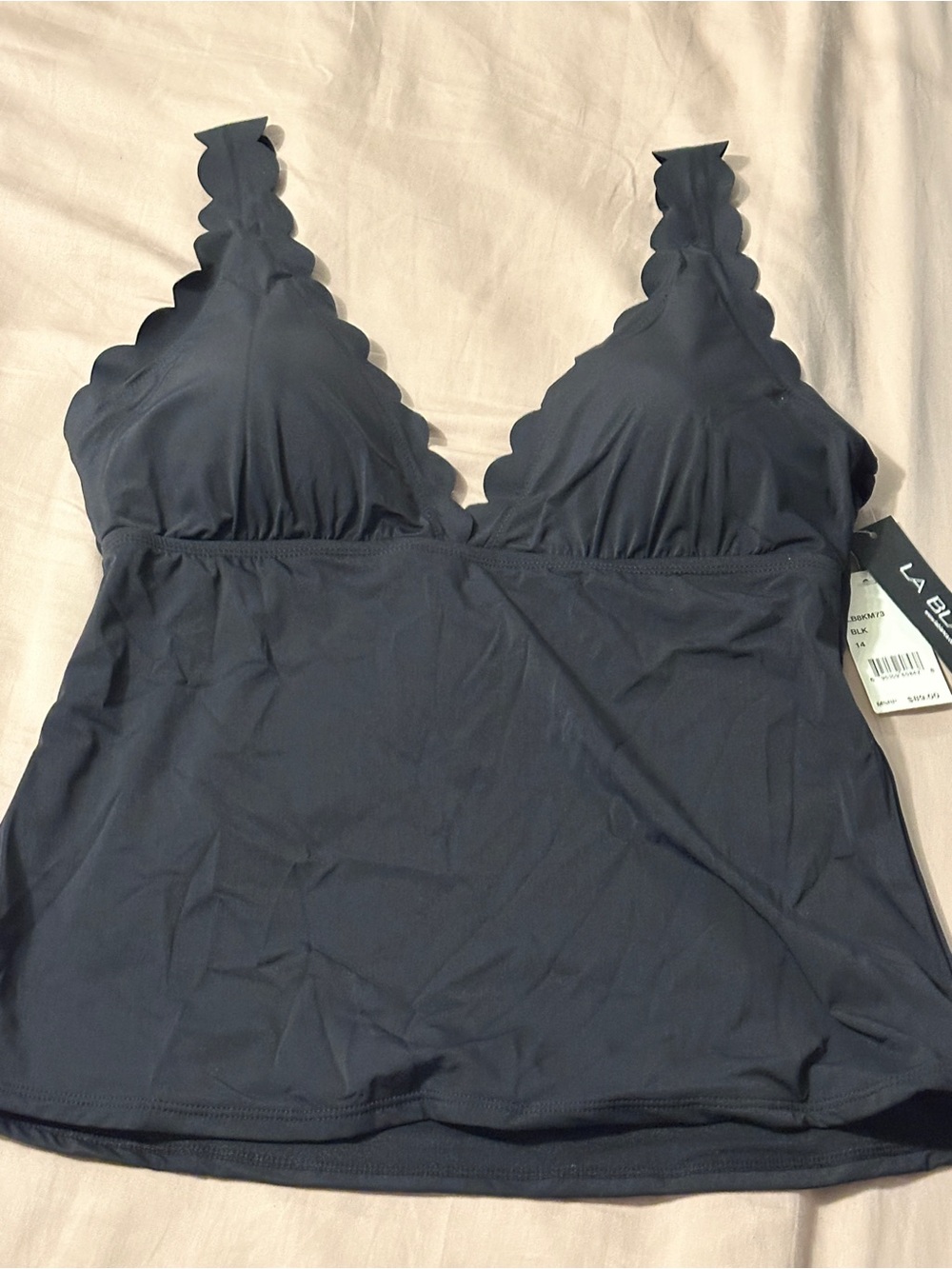La Blanca Black Logo Hang Tag
